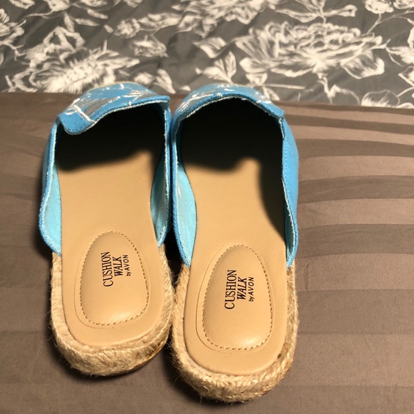 Cushion Walk by Avon women’s Sz 8 beach boardwalk - Picture 5 of 8